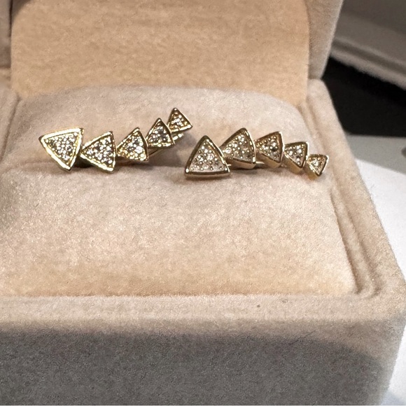 ✨ Stylish Vintage Climbers Gold Plated with Pave Crystals Earrings ✨ - Picture 1 of 16